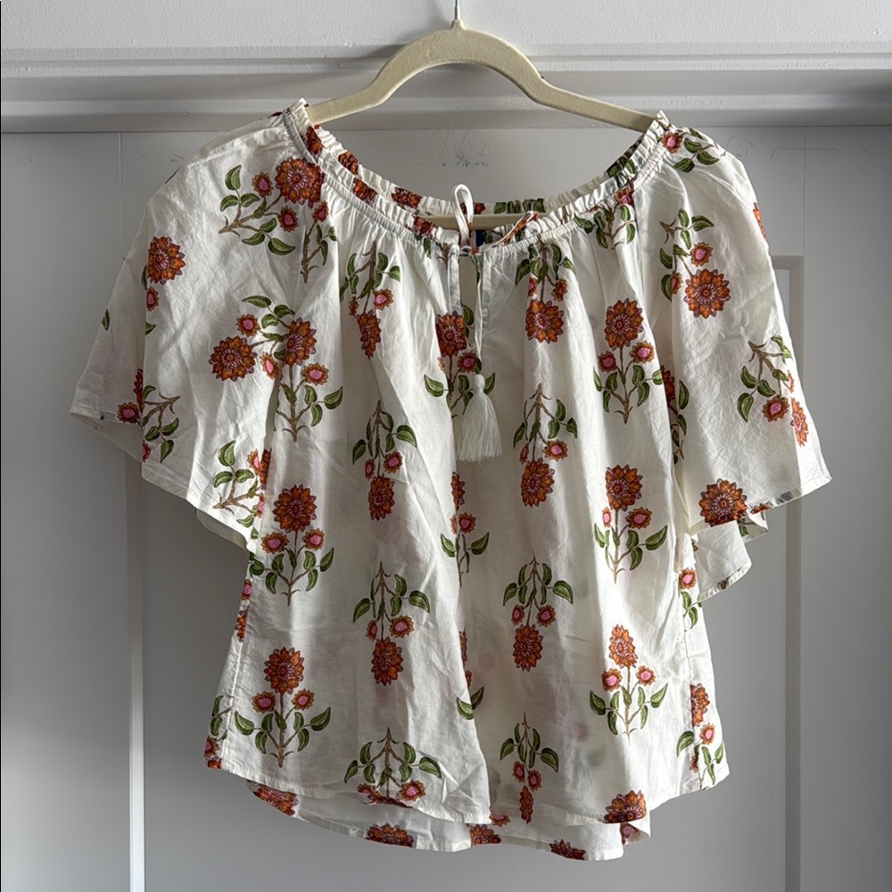 Old Navy White Ruffled Short Sleeve Blouse